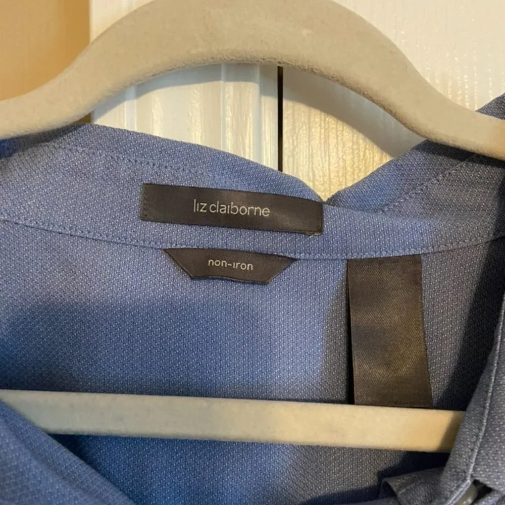 Liz Claiborne - Blue Textured Button Down - Non-Iron - 20W - 3/4 Sleeve - Picture 3 of 6